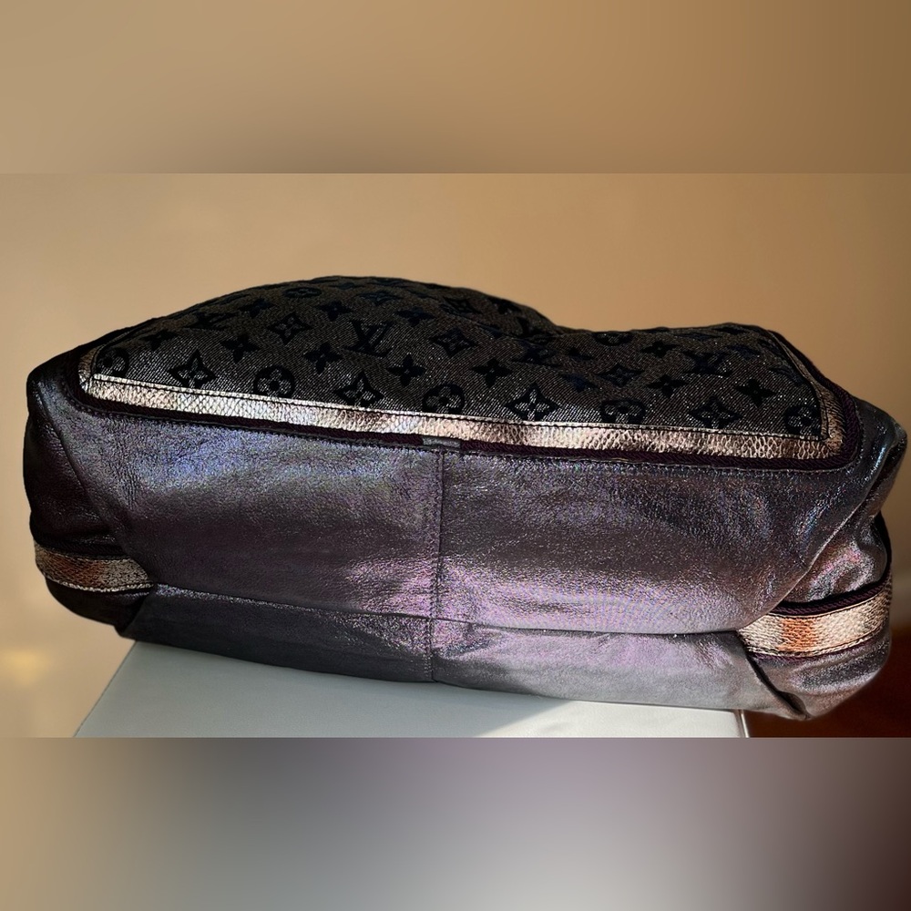 🦄💜RARE🦄💜S/S 2009 Louis Vuitton Limited Edition Monogram Lurex Bluebird💙 - Picture 5 of 10